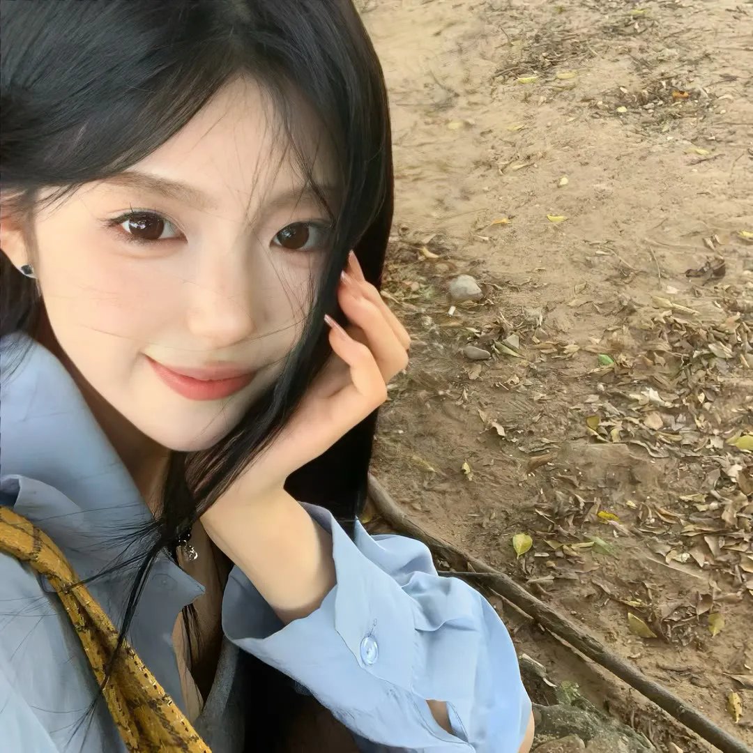 《粉红蝴蝶》海报